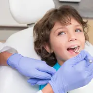 9 sfaturi esențiale pentru sănătatea dentară a copiilor