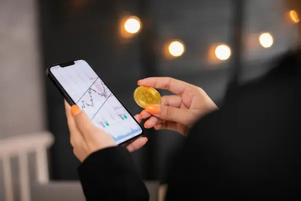 KYC crypto. Un element esential pentru companiile care gestioneaza plati cu criptomonede